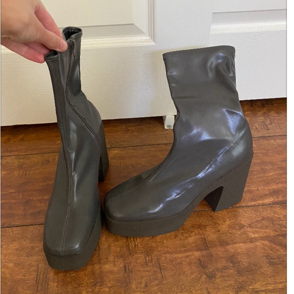 platform heeled boots